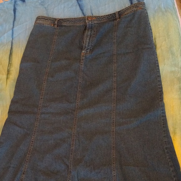 fit and flare denim skirt